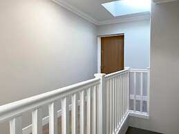 Modern Stylish 2 bedroom 2 Bath Apts.