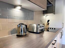 Modern Stylish 2 bedroom 2 Bath Apts.