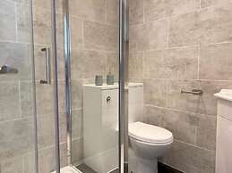 Modern Stylish 2 bedroom 2 Bath Apts.