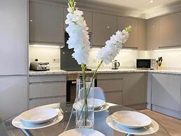 Modern Stylish 2 bedroom 2 Bath Apts.