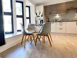 Modern Stylish 2 bedroom 2 Bath Apts.