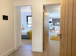 Modern Stylish 2 bedroom 2 Bath Apts.