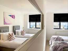 Modern Stylish 2 bedroom 2 Bath Apts.