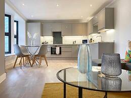 Modern Stylish 2 bedroom 2 Bath Apts.