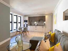 Modern Stylish 2 bedroom 2 Bath Apts.