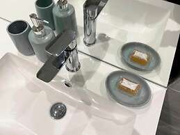 Modern Stylish 2 bedroom 2 Bath Apts.