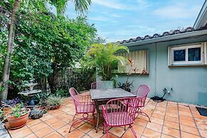 Bnb Hyperion Chic 1BR Haven in Hollywood