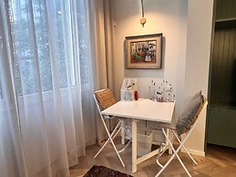 Exquisite Home on Rothschild by FeelHome