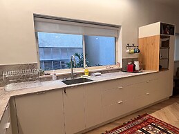 Exquisite Home on Rothschild by FeelHome