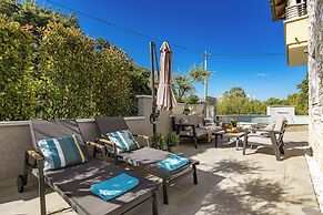 Casa Dika Pool & Lounge