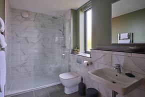 Valley View 3 Bedroom Lodge 1