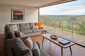 Valley View 4 Bedroom Lodge 1