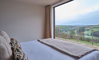 Valley View 4 Bedroom Lodge 1