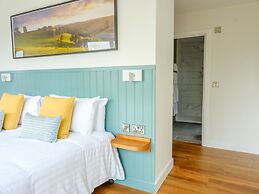 Meadow 2 Bedroom Lodge 7