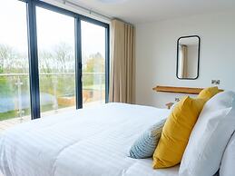 Meadow 2 Bedroom Lodge 7