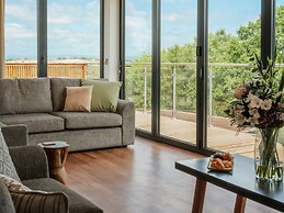 Meadow 2 Bedroom Lodge 7