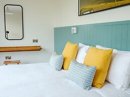 Meadow 2 Bedroom Lodge 3