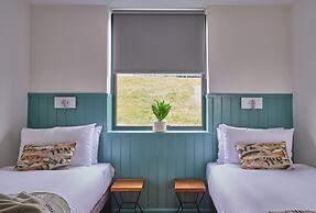 Valley View 3 Bedroom Lodge 2