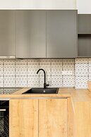 Vista by halu' Spacious City Centre Home