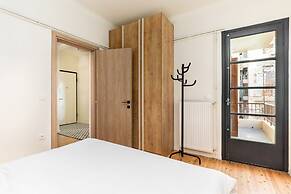 Vista by halu' Spacious City Centre Home