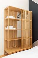 Vista by halu' Spacious City Centre Home