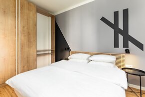 Vista by halu' Spacious City Centre Home