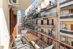 Vista by halu' Spacious City Centre Home