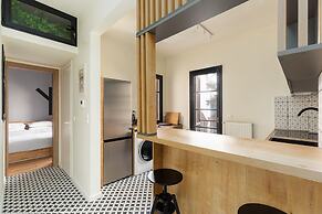 Vista by halu' Spacious City Centre Home