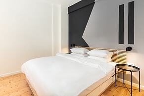 Vista by halu' Spacious City Centre Home