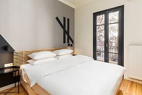 Vista by halu' Spacious City Centre Home