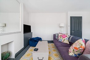 Colourful Southfields Charm