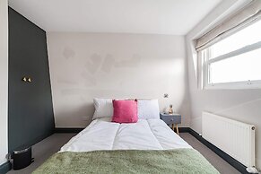 Colourful Southfields Charm