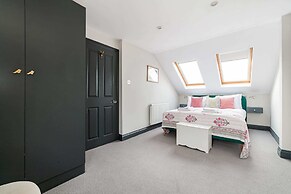 Colourful Southfields Charm