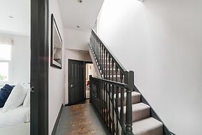 Colourful Southfields Charm