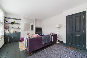 Colourful Southfields Charm