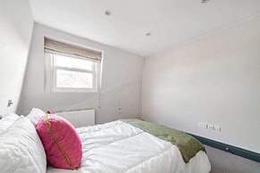 Colourful Southfields Charm