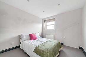 Colourful Southfields Charm