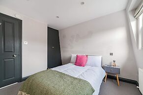 Colourful Southfields Charm