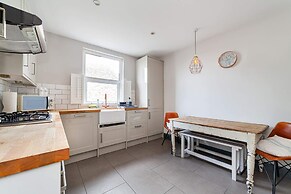 Colourful Southfields Charm