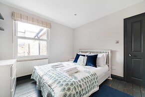 Colourful Southfields Charm