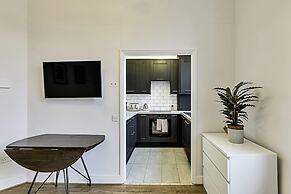 The Shepherd's Bush Hideaway