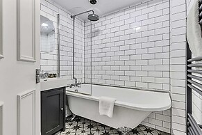 The Shepherd's Bush Hideaway