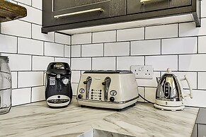 The Shepherd's Bush Hideaway