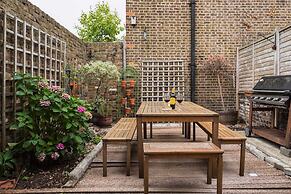 Charming Golborne Escape