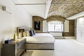 Charming Home in St Katharine Docks