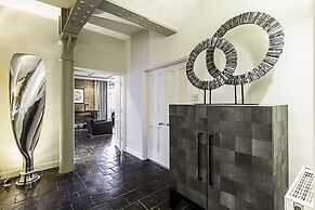 Charming Home in St Katharine Docks