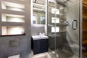 Bright Maida Vale Apartment