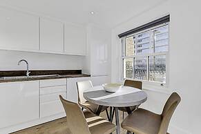 Chic Chiswick Apartment