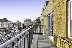 Chic Chiswick Apartment