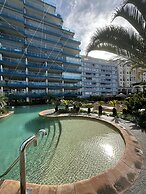 Britain in the Sun at Luxurious Ocean Village